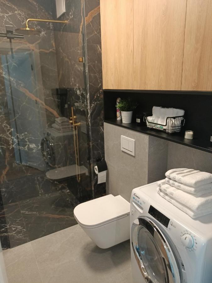 Apartament Maris Gdynia - Srodmiescie - Klimatyzacja - Prywatny Parking エクステリア 写真