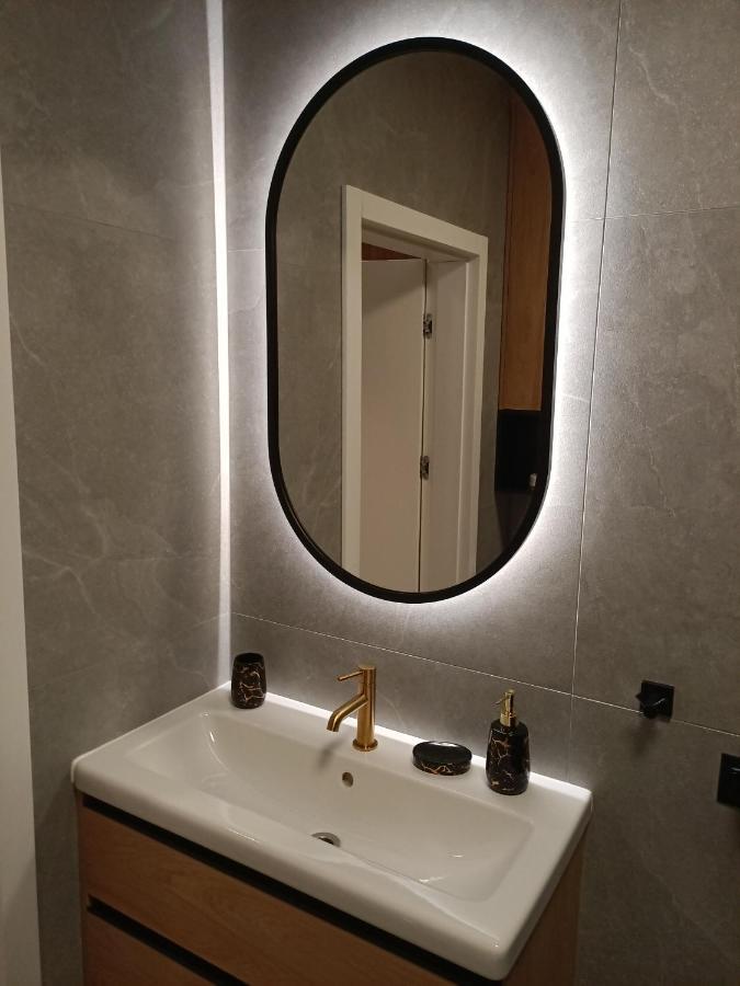 Apartament Maris Gdynia - Srodmiescie - Klimatyzacja - Prywatny Parking エクステリア 写真
